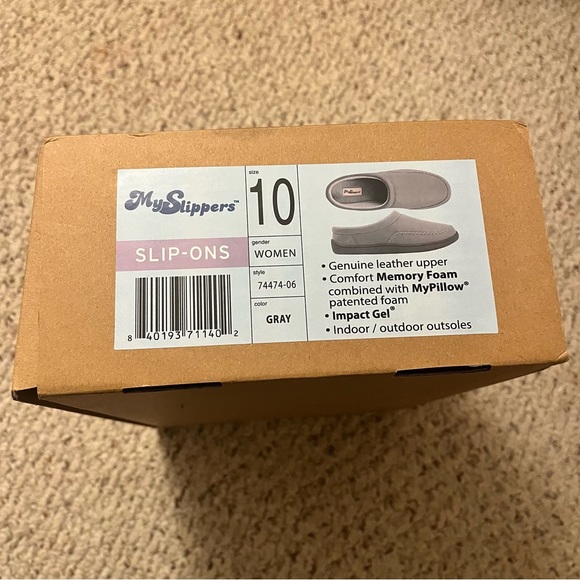 NEW IN BOX My Pillow My Slippers Women’s Slip Ons - Picture 2 of 10
